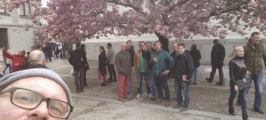 Freunde unterm Apfelbaum in Prag