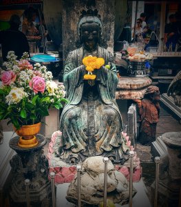 Heilige Statue im Wat Phra Kaeo