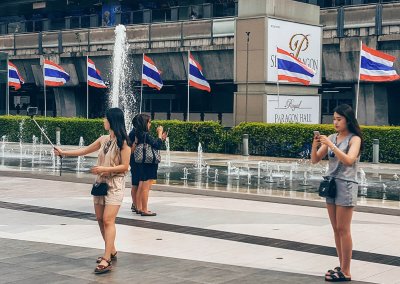 Selfies vor dem Siam Center