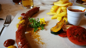 Currywurst im Genießer Restaurant Sennerland